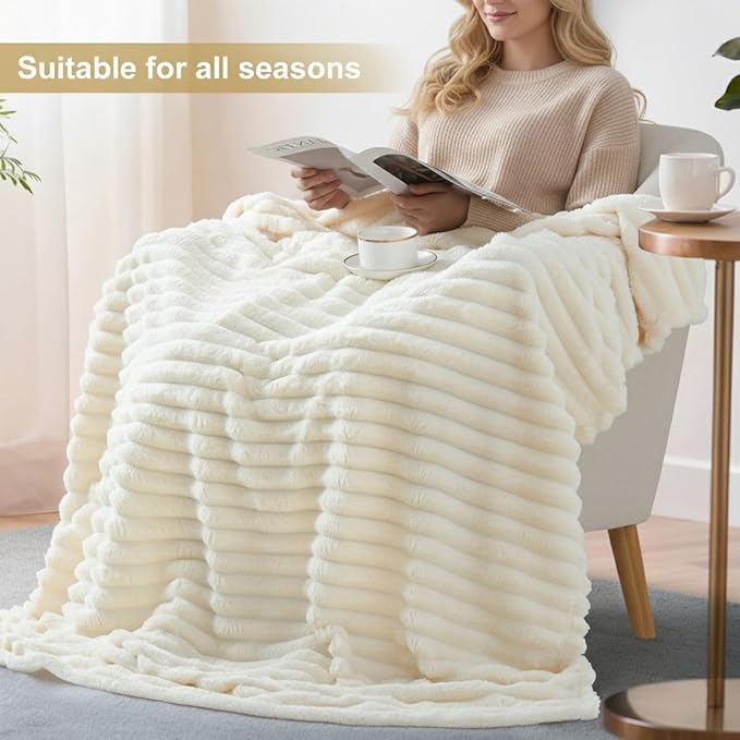 decorUhome Christmas Soft Fleece Cream White Throw Blanket for Couch, Cozy Fluffy Plush Flannel Striped Blanket for Sofa Bed, Lightweight Decorative Ribbed Fuzzy Blanket for Woman, 50x60 Inches