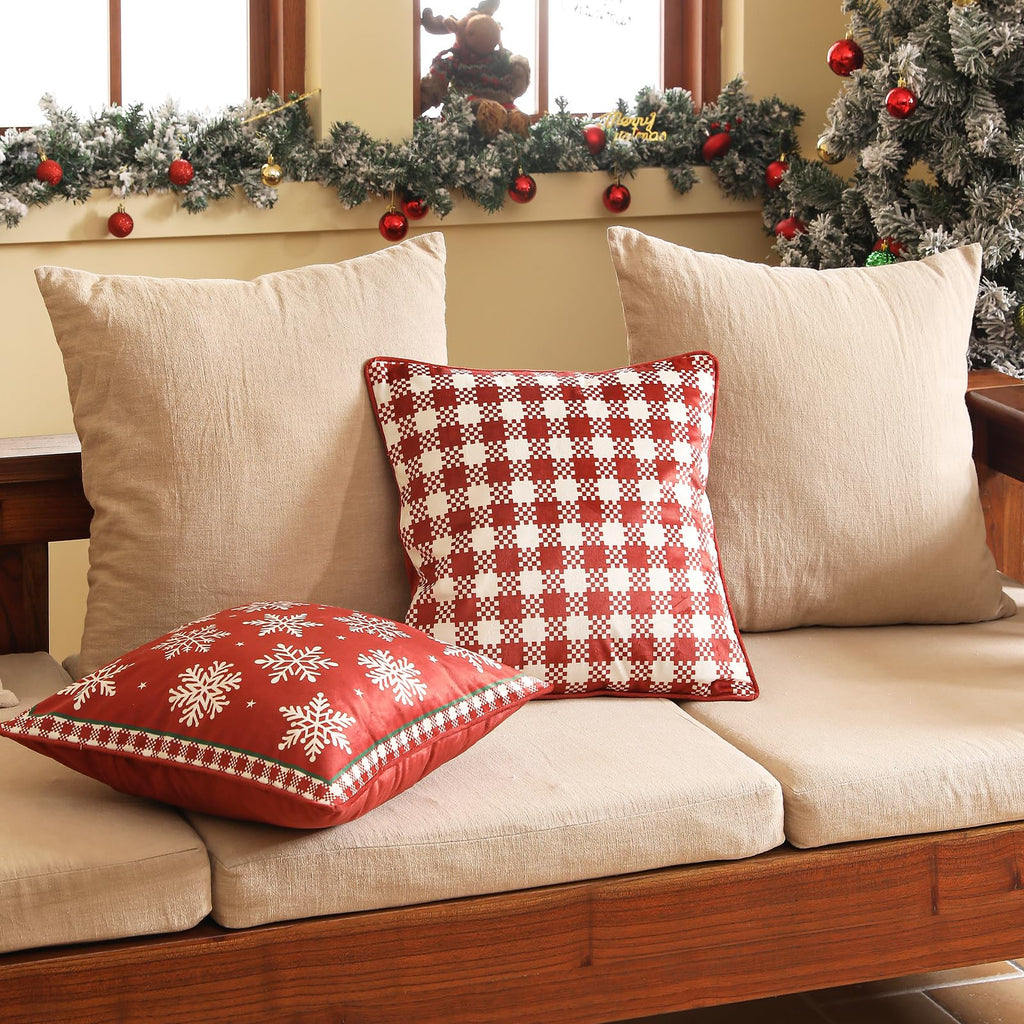 ISAENNE Design Square Classic Chrismas Style Throw Pillow Covers 18"x18", Red Soft Velvet Cushion Cover with Snowflakes Pattern Decor Pillowcases for Bed,Living Room,Outdoor,Car