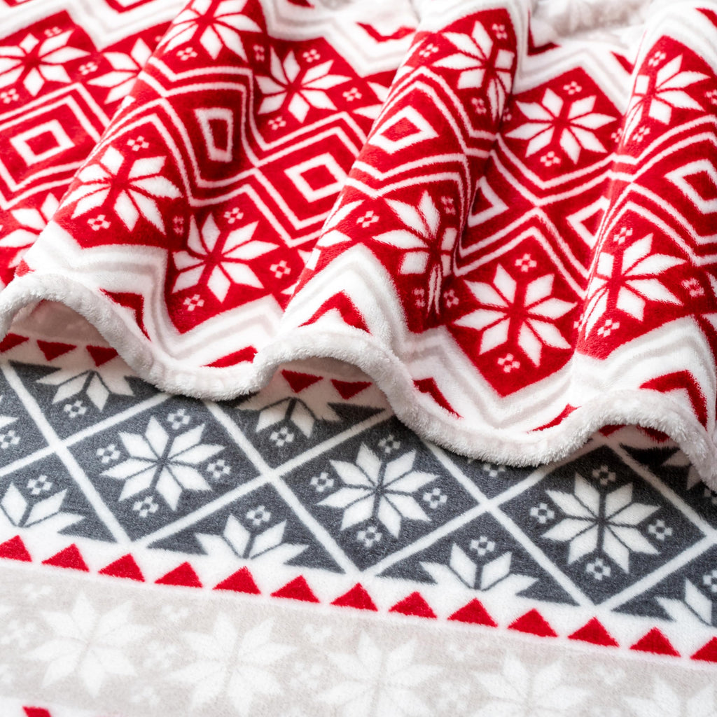 PAVILIA Christmas Throw Blanket | Holiday Christmas Red Fleece Blanket | Soft, Plush, Warm Winter Cabin Throw, 50x60 (Red Snowflakes)